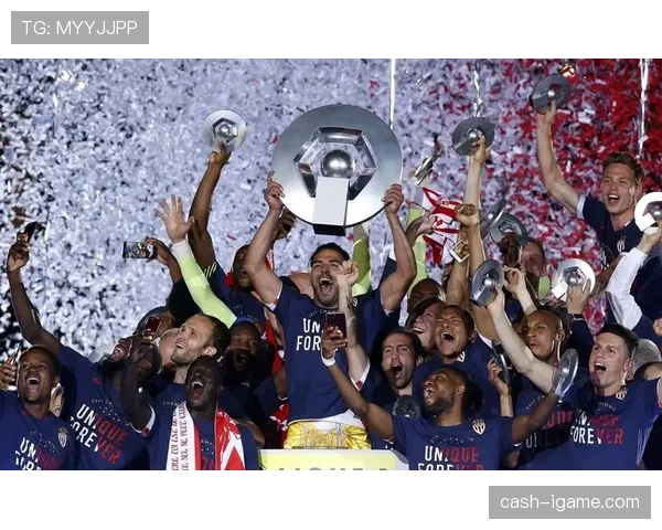 里昂新帅主打青春风暴,重建阵容剑指法甲顶级 里昂新帅主打青春风暴,重建阵容剑指法甲顶级