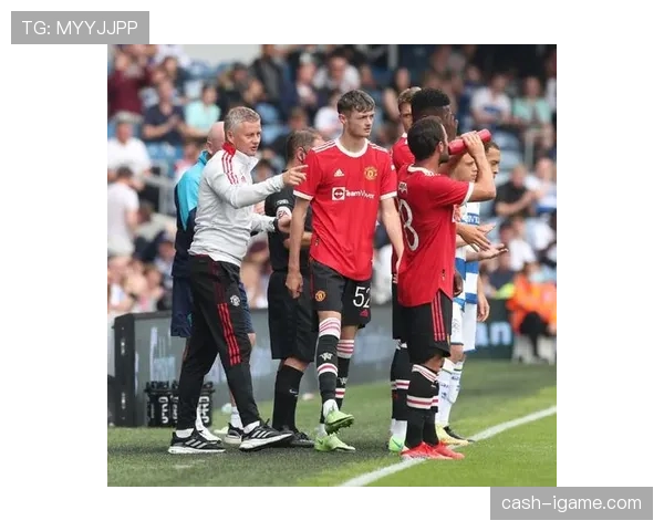 瓦拉内稳健防守筑起坚固屏障，助力球队取胜