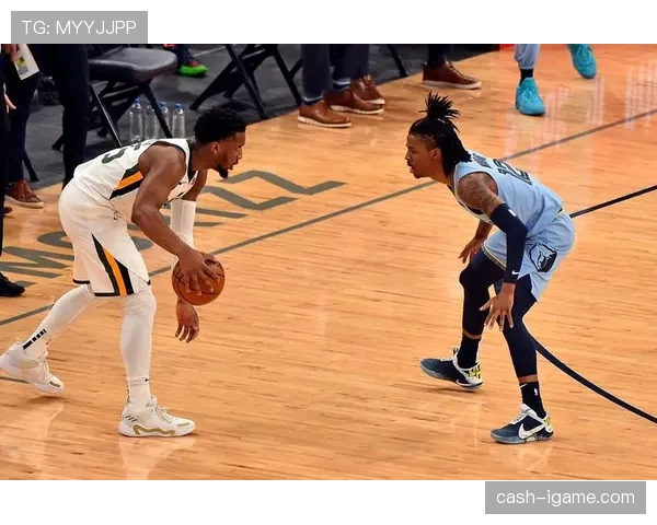 罗马尼亚球队上演精彩逆转，防守反击战术大放异彩